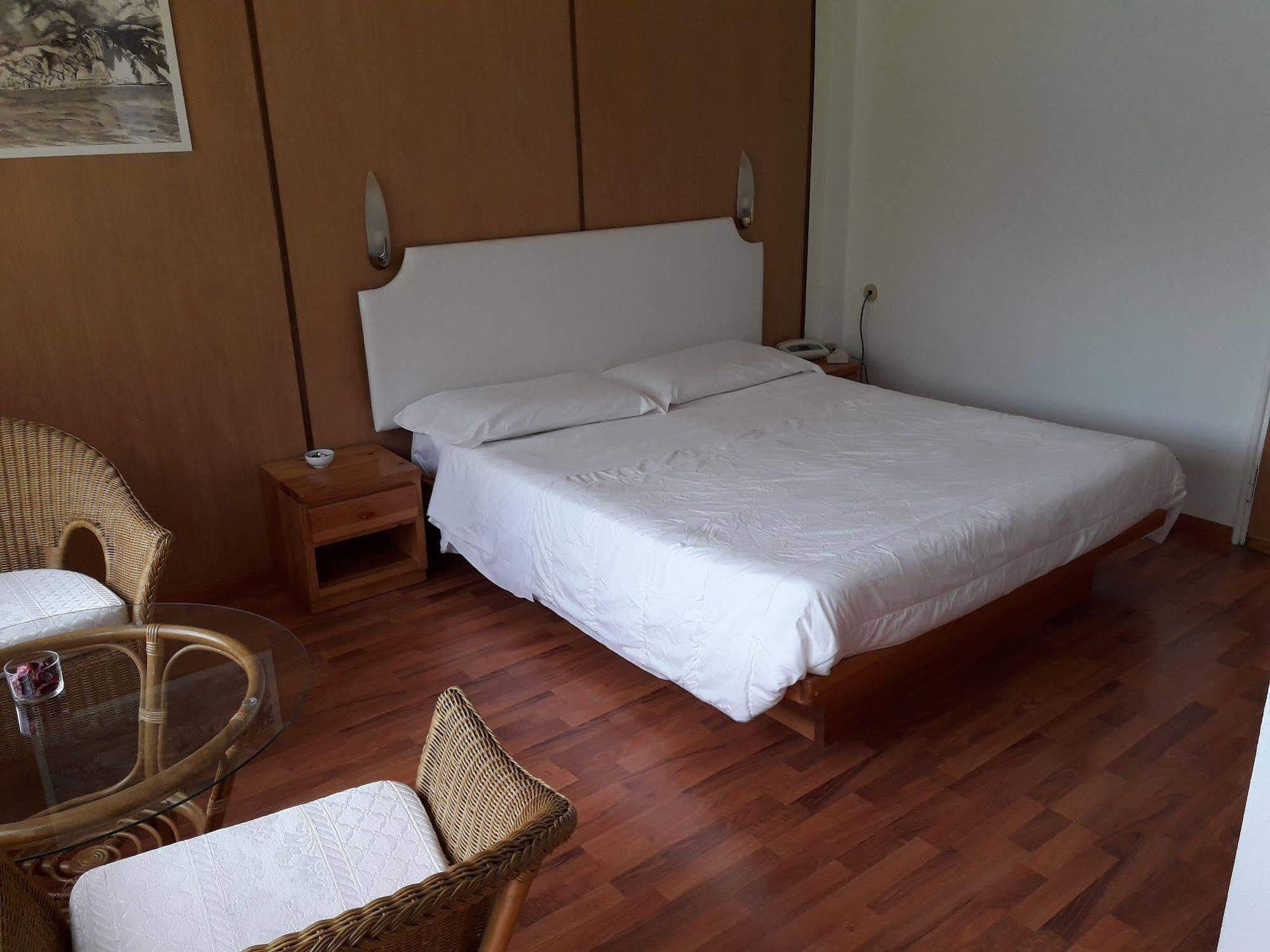 Hotel Nautilus 발마드레라 외부 사진