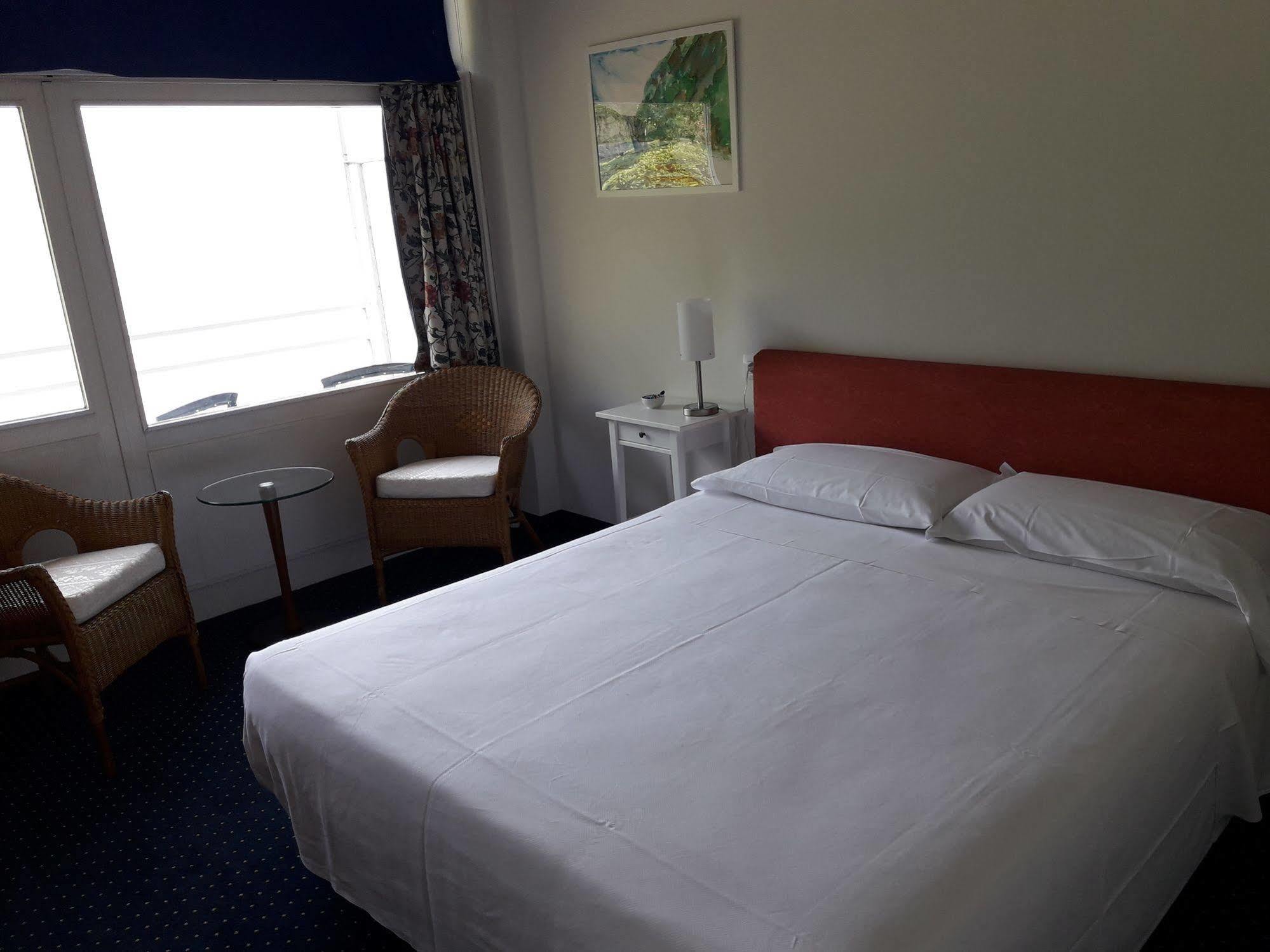 Hotel Nautilus 발마드레라 외부 사진